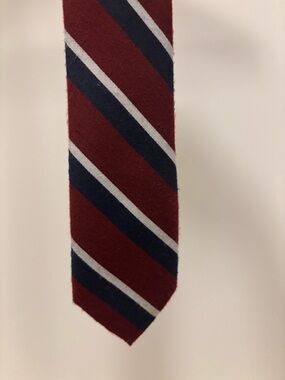 Vintage Tommy Hilfiger Men's Diagonal Stripe Tie in Burgundy, Navy & White